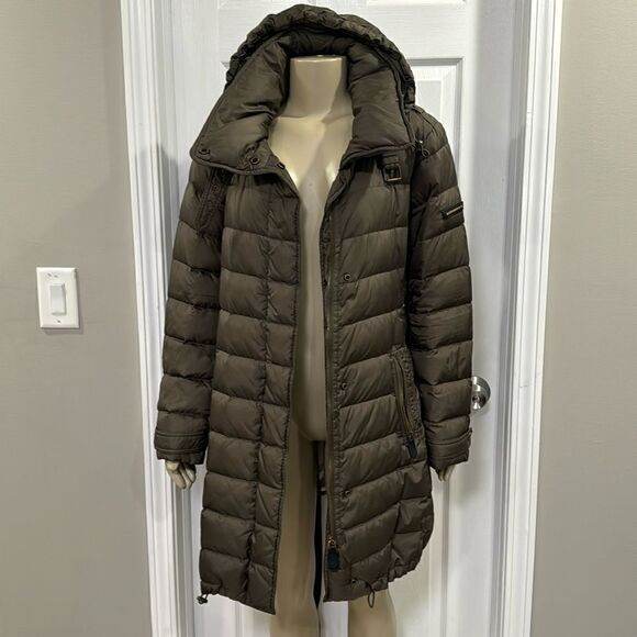 BURBERRY BRIT WINTERLEIGH DOWN COAT. DARK OLIVE - Picture 4 of 16